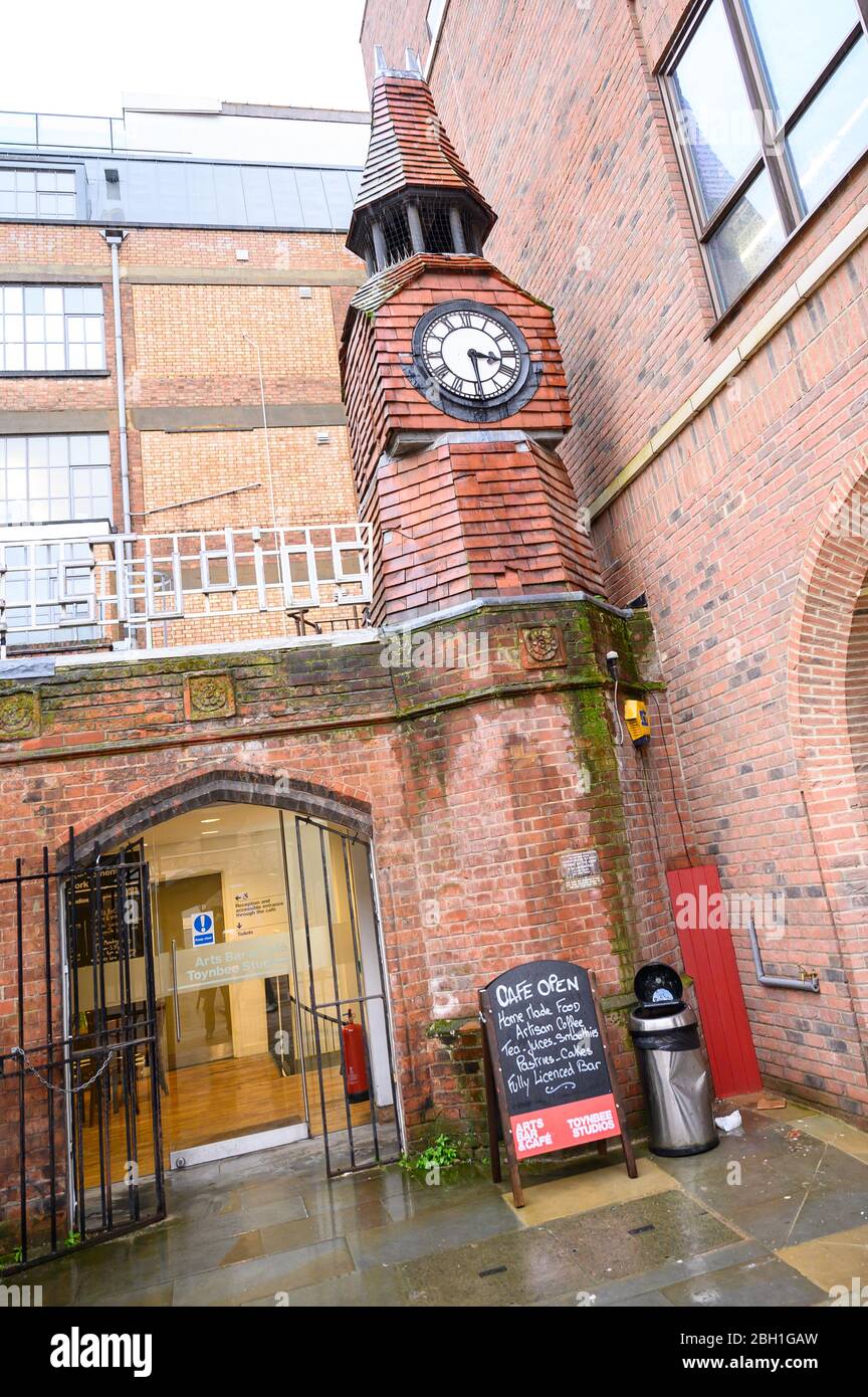Toynbee Clock, Toynbee Hall, 23 Commercial Street, Tower Hamlets, EC1