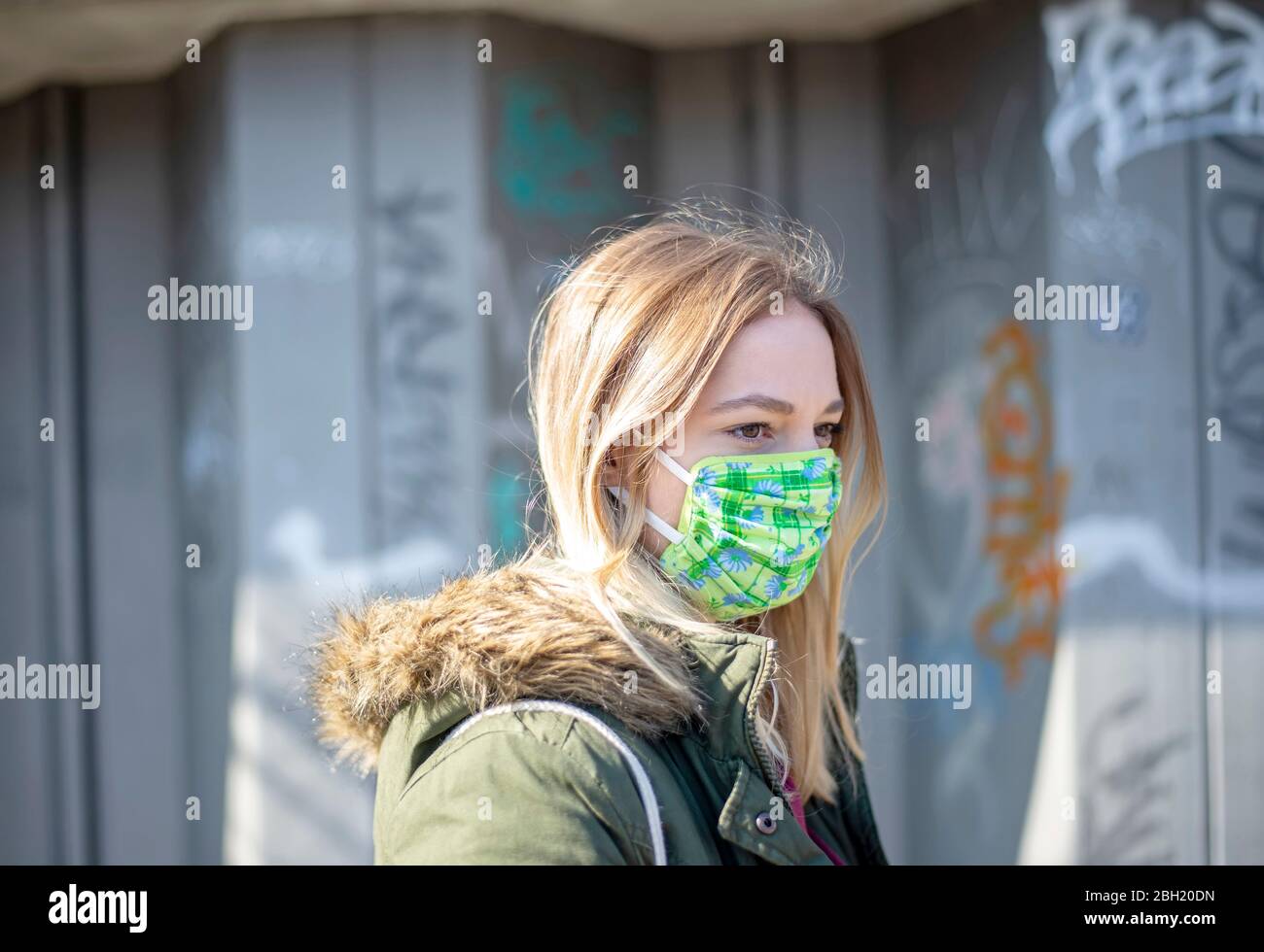 Particulate mask hi-res stock photography and images - Alamy