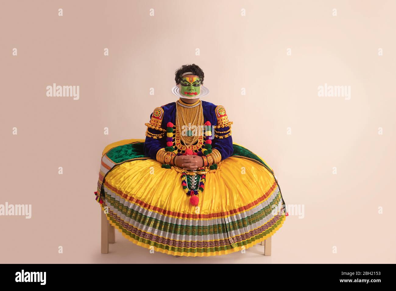 Kathakali dancer in his traditional costume Stock Photo Alamy