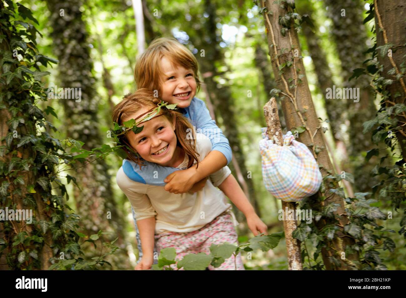 Funny boy and girl hi res stock photography and images Alamy
