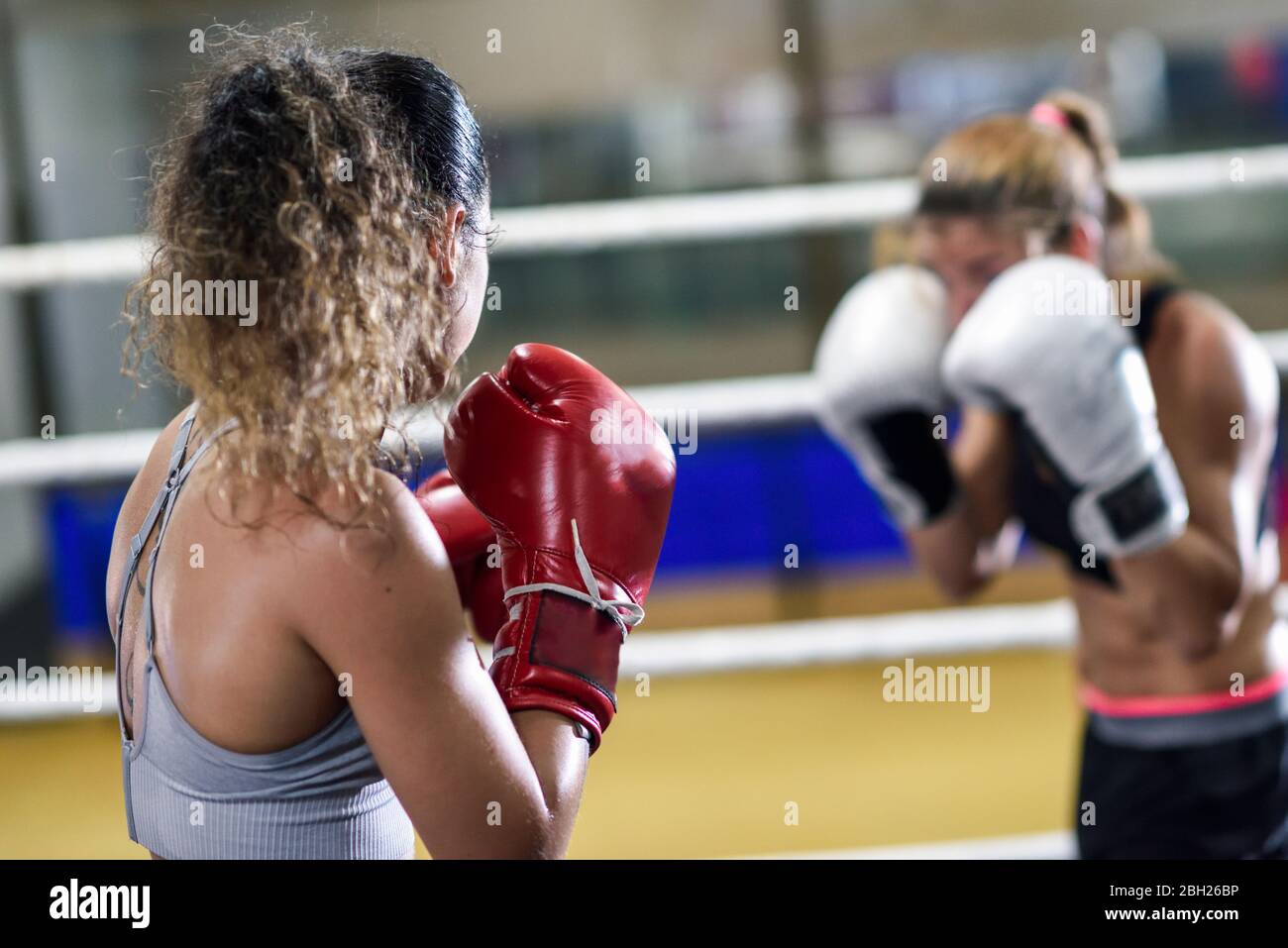 Female boxing match hi-res stock photography and images - Alamy