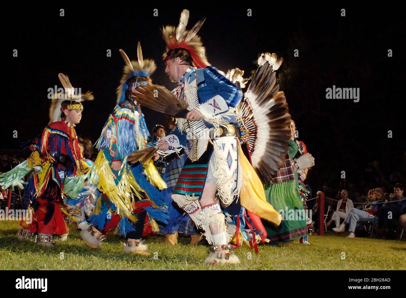 Lipan apache traditional dance hires stock photography and images Alamy
