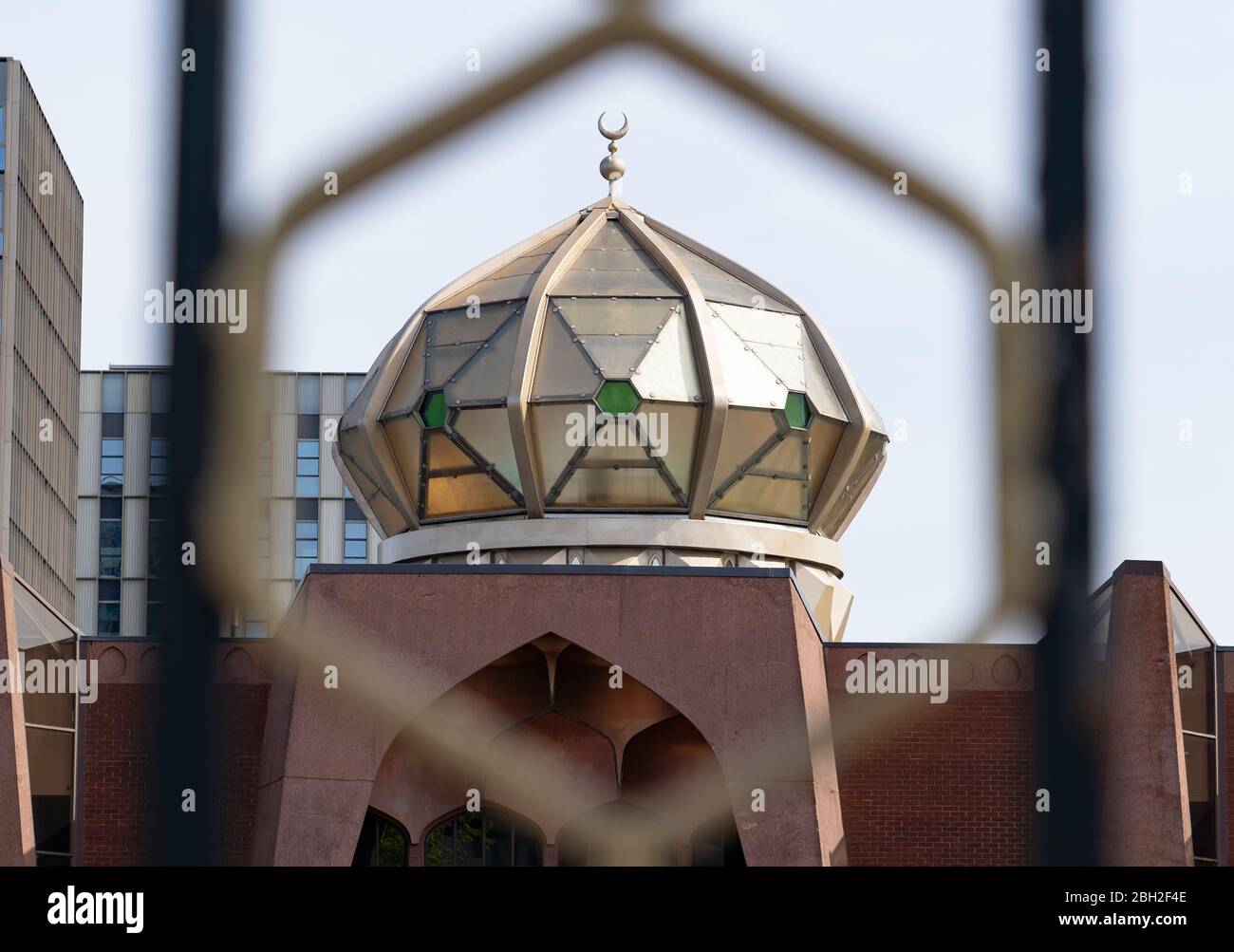 Glasgow, Scotland, UK. 23 April 2020. View of Glasgow Central Mosque on the first day of the start of Ramadan. The mosque is closed under coronavirus lockdown rules.  Iain Masterton/Alamy Live News Stock Photo