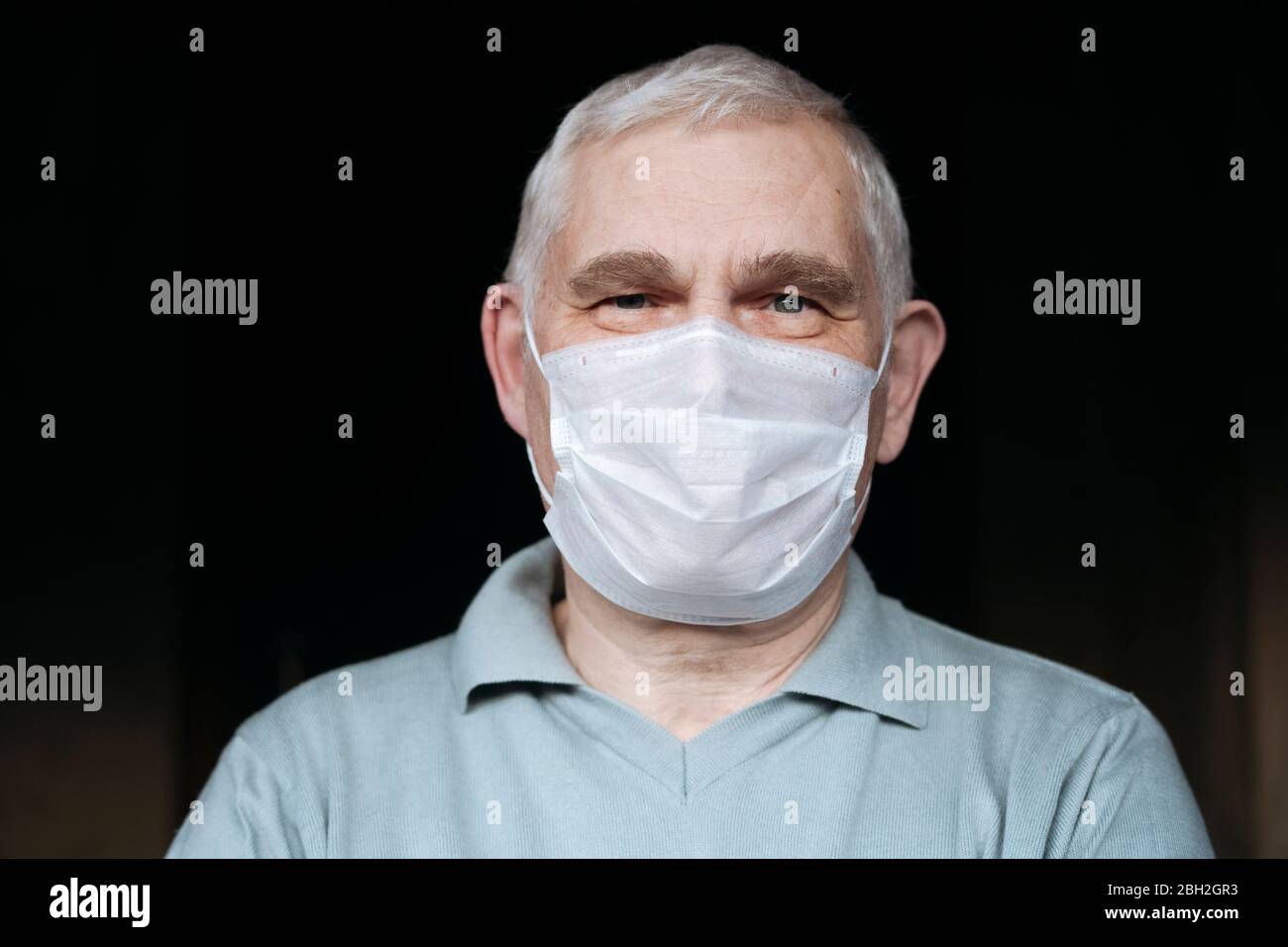 Man wearing a mask hi-res stock photography and images - Alamy