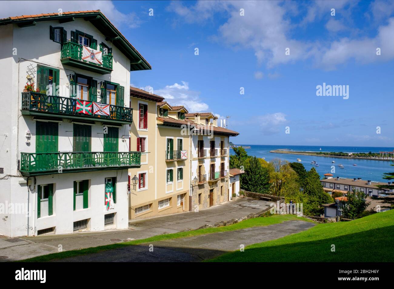 Spain, Gipuzkoa, Hondarribia, Footpath in front of town houses Stock Photo