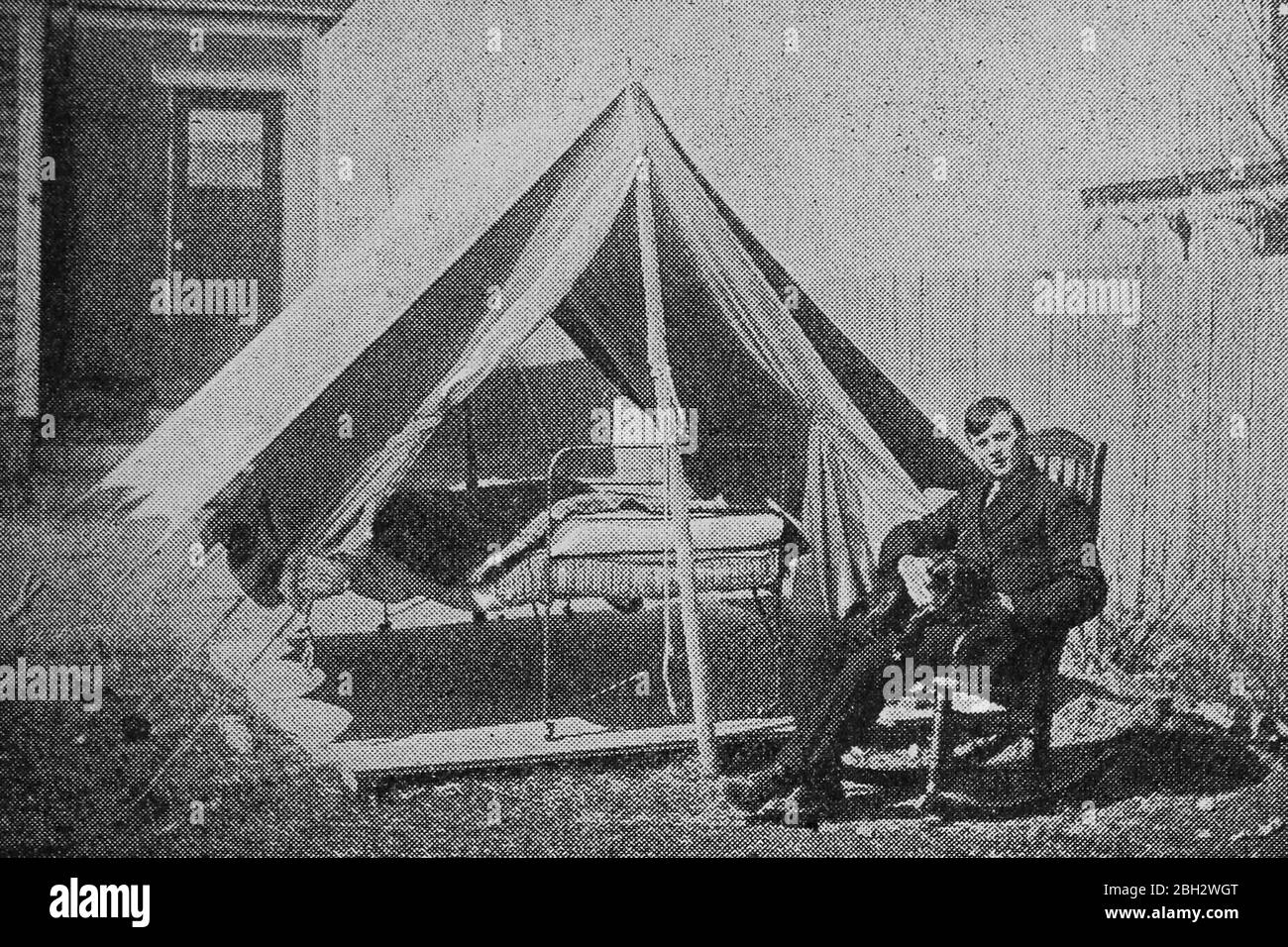 Old man hospital bed vintage hi-res stock photography and images - Alamy