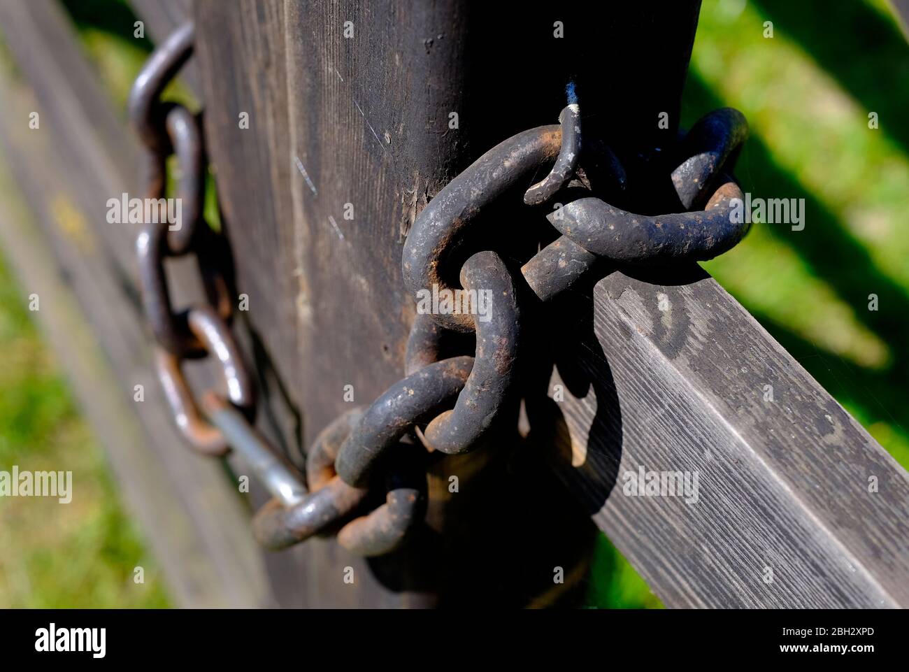 Farm gate chain hi-res stock photography and images - Alamy