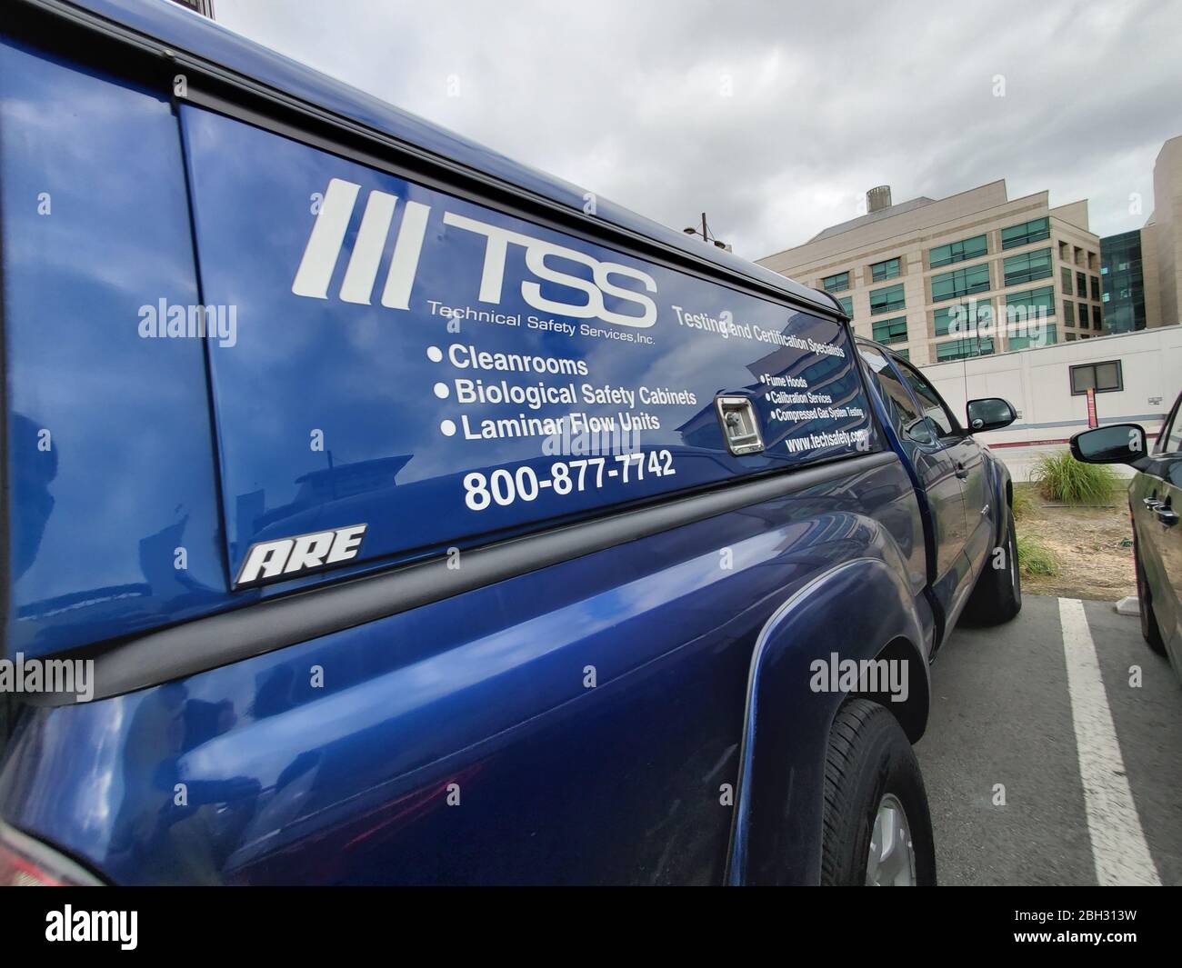 A contractor providing negative pressure rooms, containment systems and other infectious disease protection systems is parked at UCSF medical center during an outbreak of the COVID-19 coronavirus in San Francisco, California, March 30, 2020. () Stock Photo