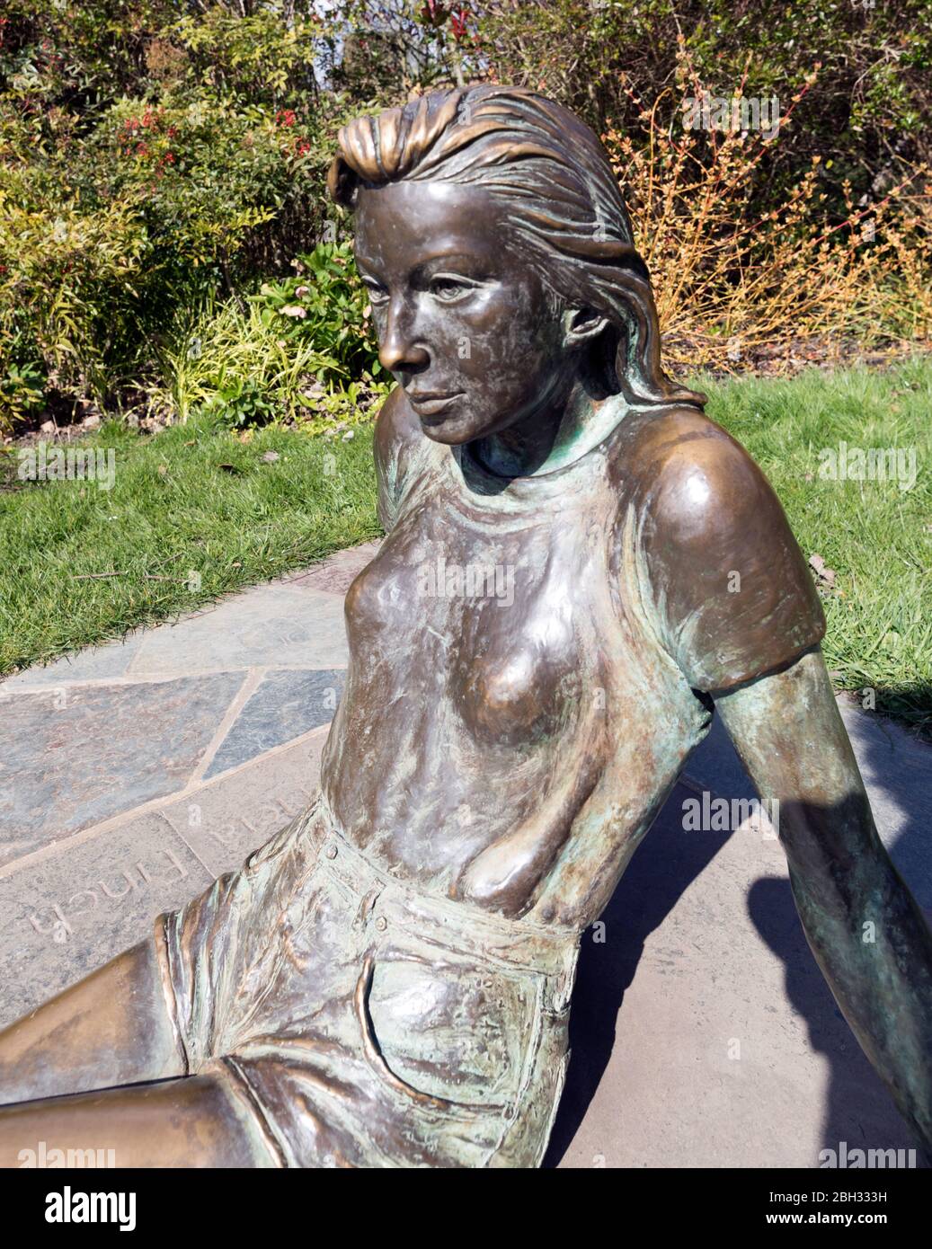 Patricia Finches Golders Green Girl Bronze Statue Golders Hill Park London UK Stock Photo