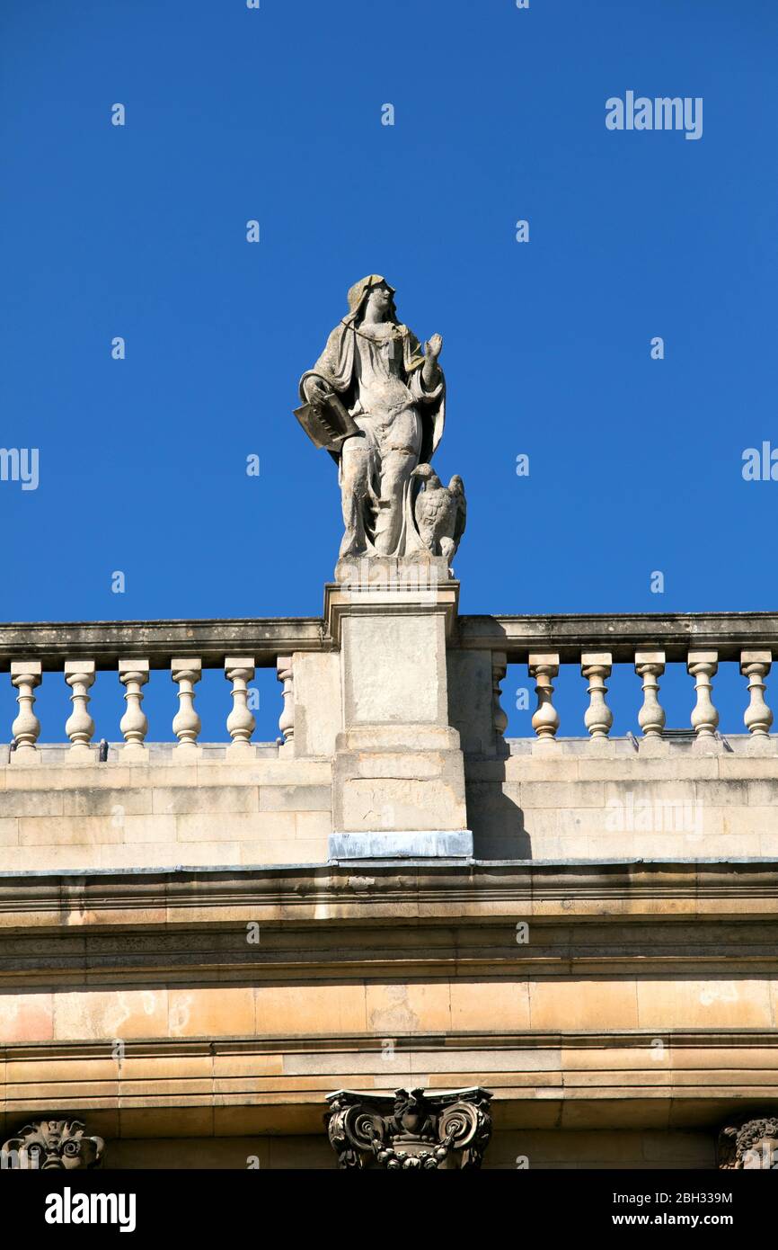 Divinity statue by Gabriel Cibber on top of the Wren Library,Nevile's Court, designed by Christopher Wren 1695, Trinity College, Cambridge, England Stock Photo