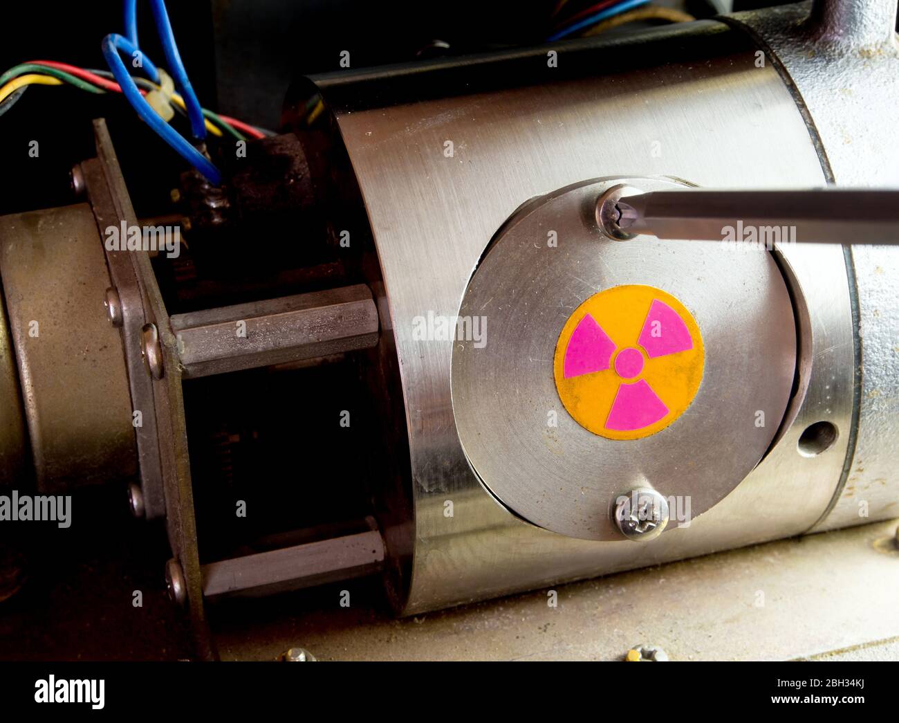 Radioactive Holder High Resolution Stock Photography and Images - Alamy