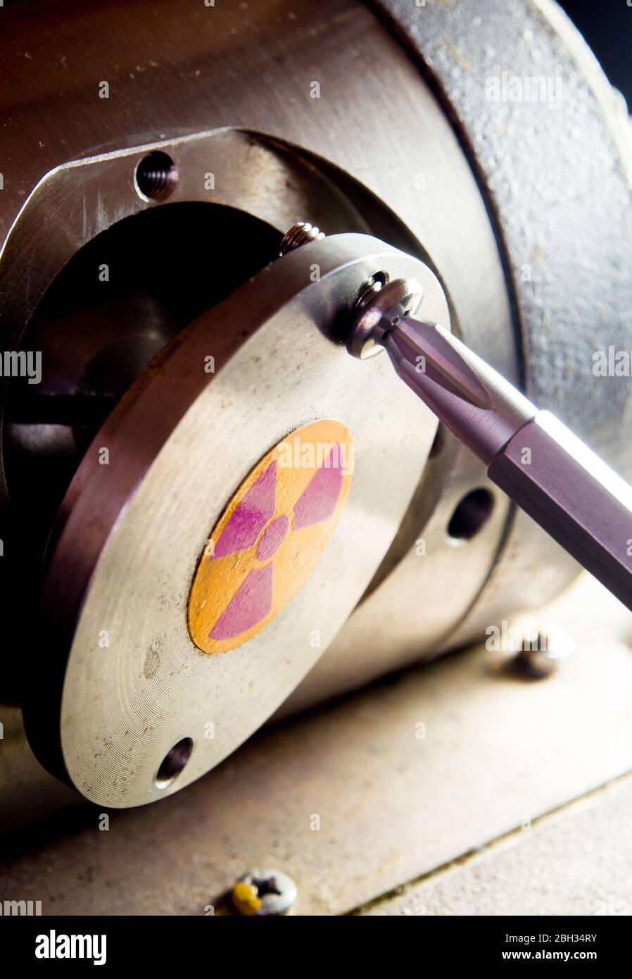 Radioactive Holder High Resolution Stock Photography and Images - Alamy