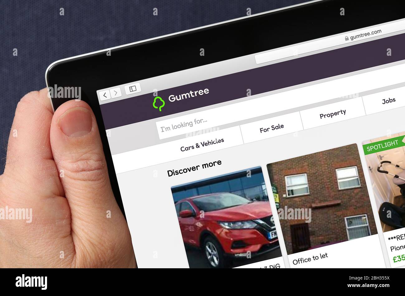Gumtree website viewed on an iPad (editorial use only) Stock Photo