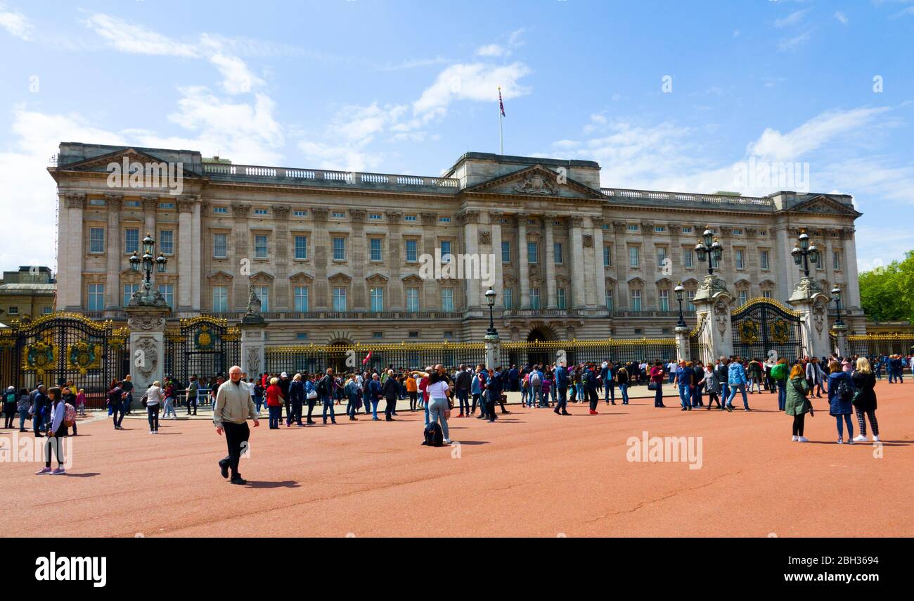 Foot guards Buckingham Palace London England United Kingdom Capital River Thames UK Europe EU Stock Photo
