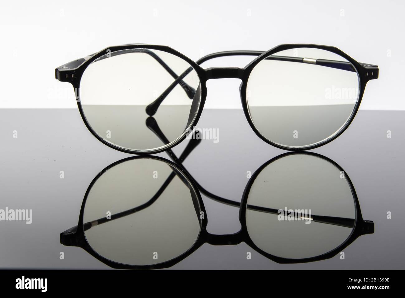 Reflection on glasses close up hi-res stock photography and images - Alamy