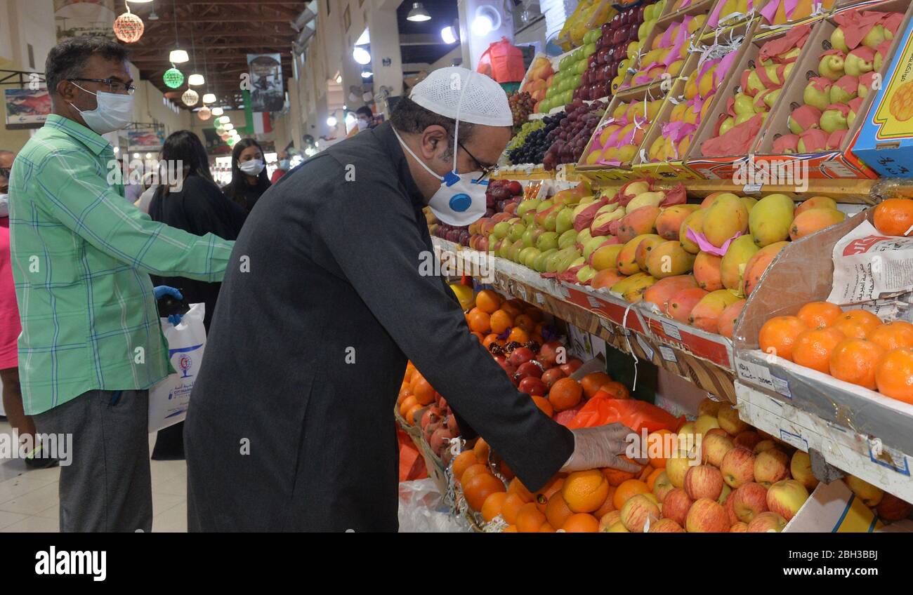 Kuwaitis hires stock photography and images Alamy