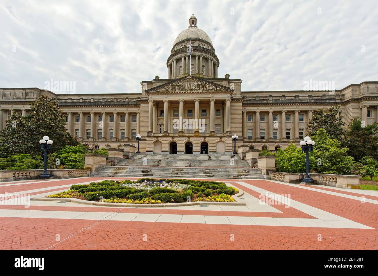 The Kentucky State Capitol Building; 1910, elegant, Beaux-Arts style, broad steps, formal flower garden, dome, pillars, classical front portico, sculp Stock Photo