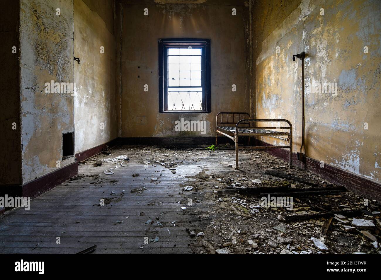 Psychiatric hospital bed hi-res stock photography and images - Alamy