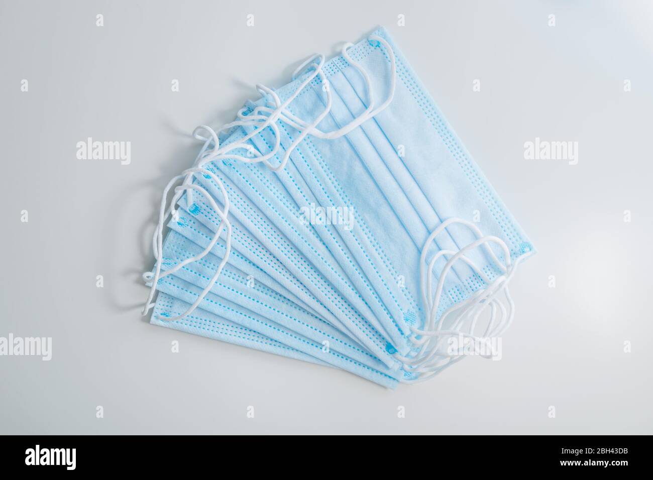 Medical masks hi-res stock photography and images - Alamy