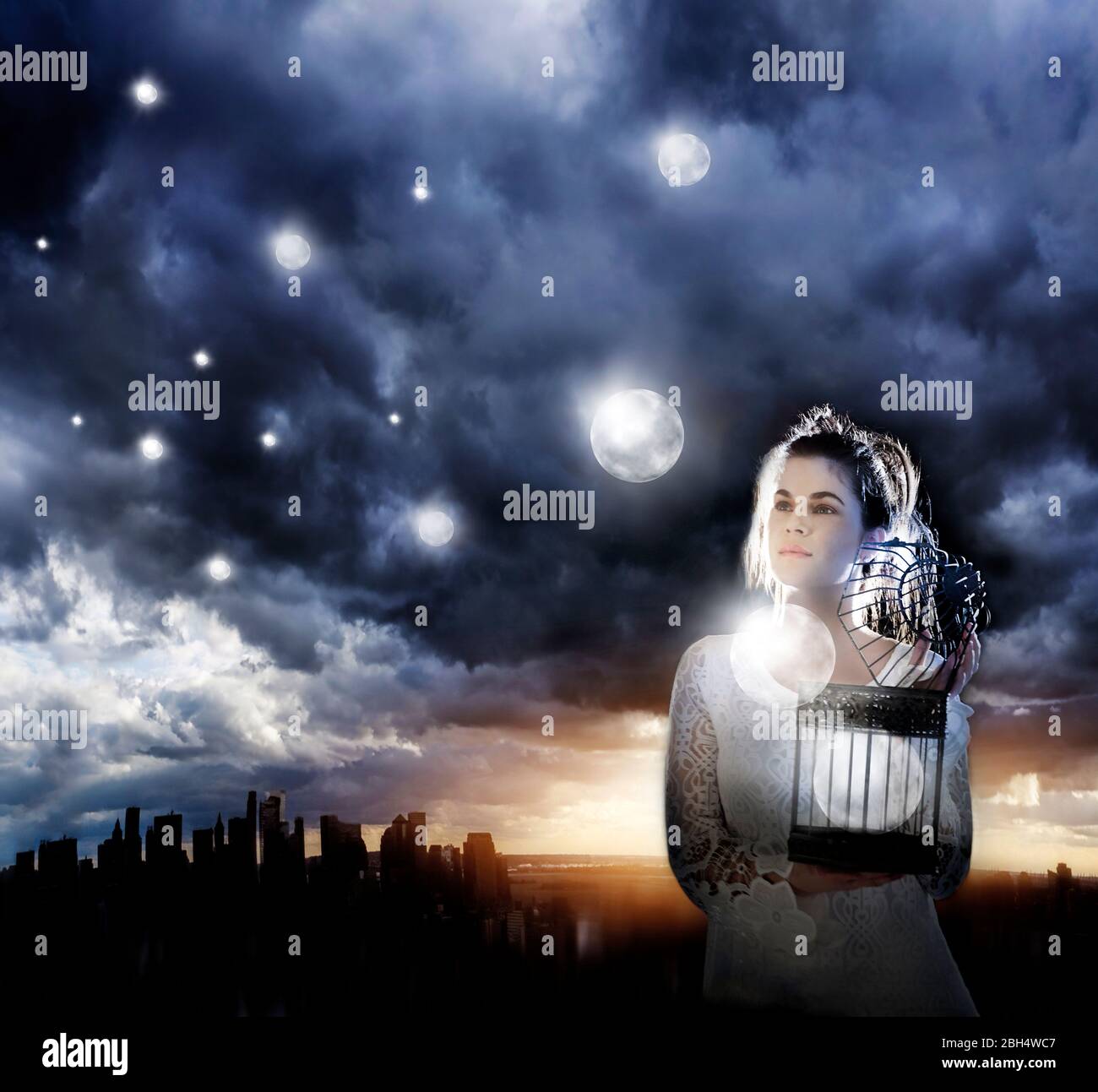 Women skyline silhouette hi-res stock photography and images - Alamy