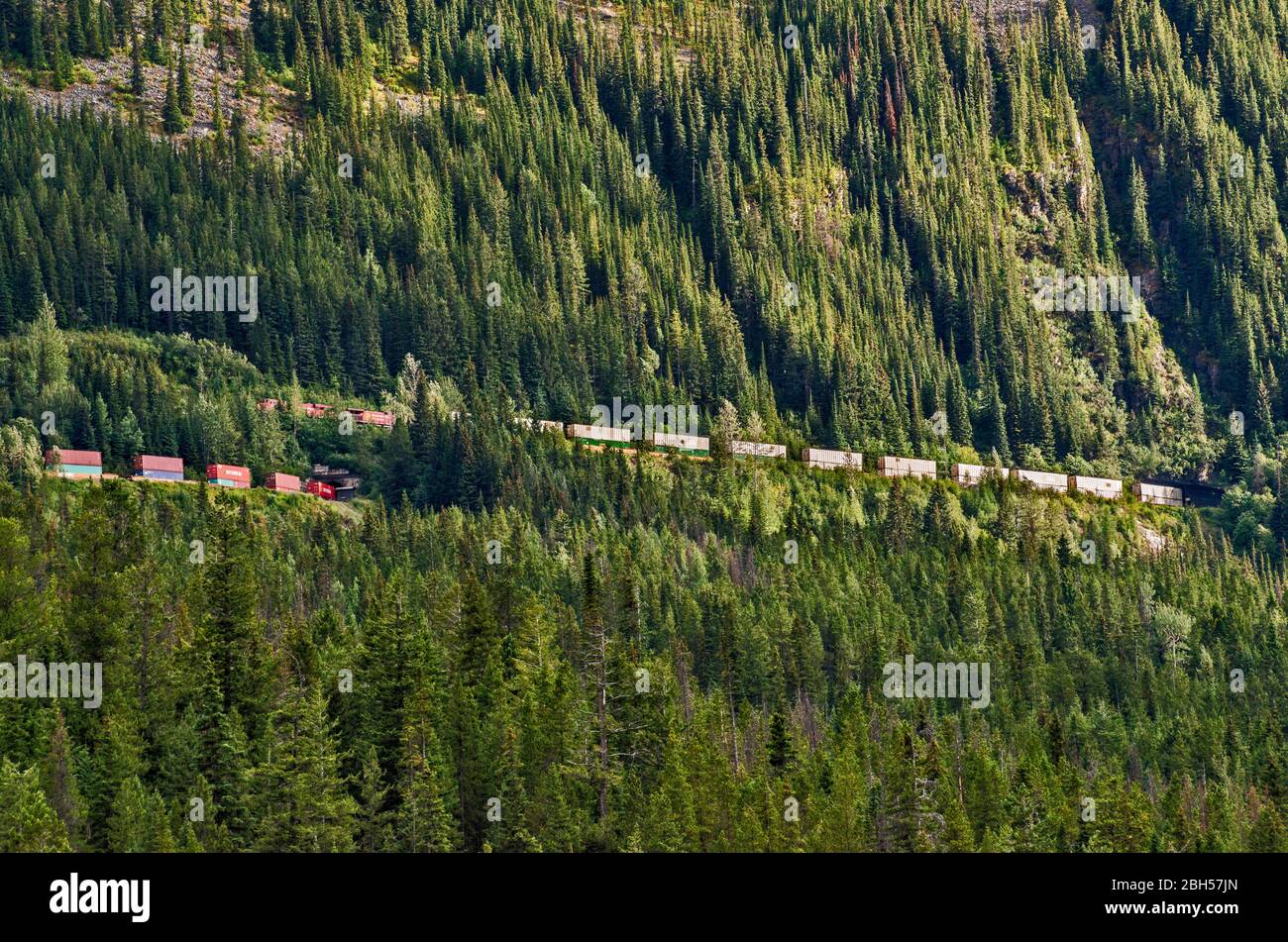 Spiral tunnel yoho national park canada hires stock photography and