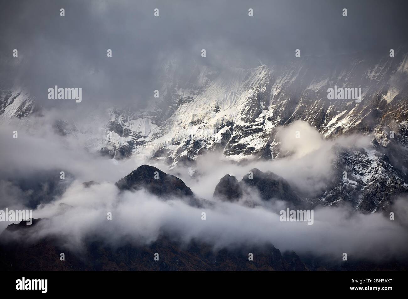 Aerial view mount everest hi-res stock photography and images - Alamy
