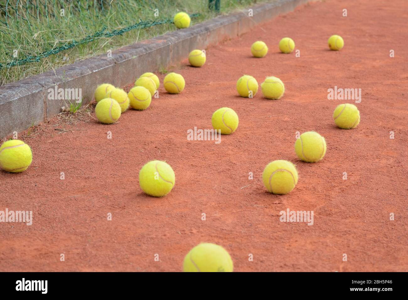 Tennis balls background hi-res stock photography and images - Alamy