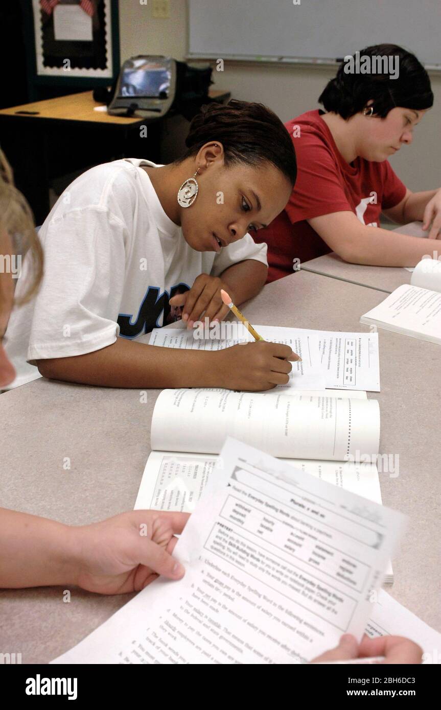 Filling in worksheet hi-res stock photography and images - Alamy