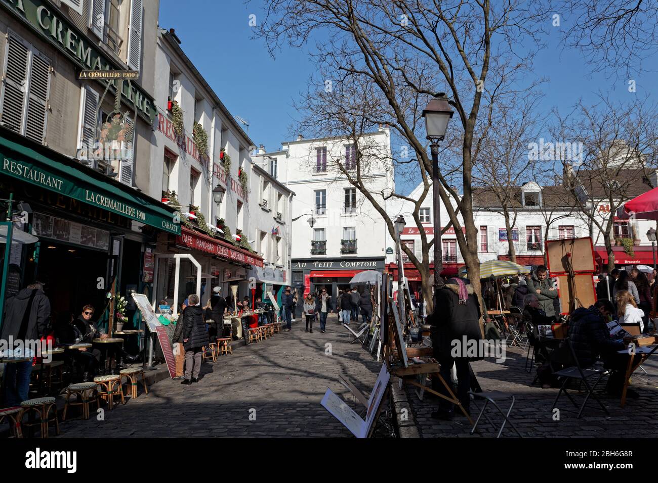 Artists, tourists, cafes and bars, Montmartre, Paris, France Stock