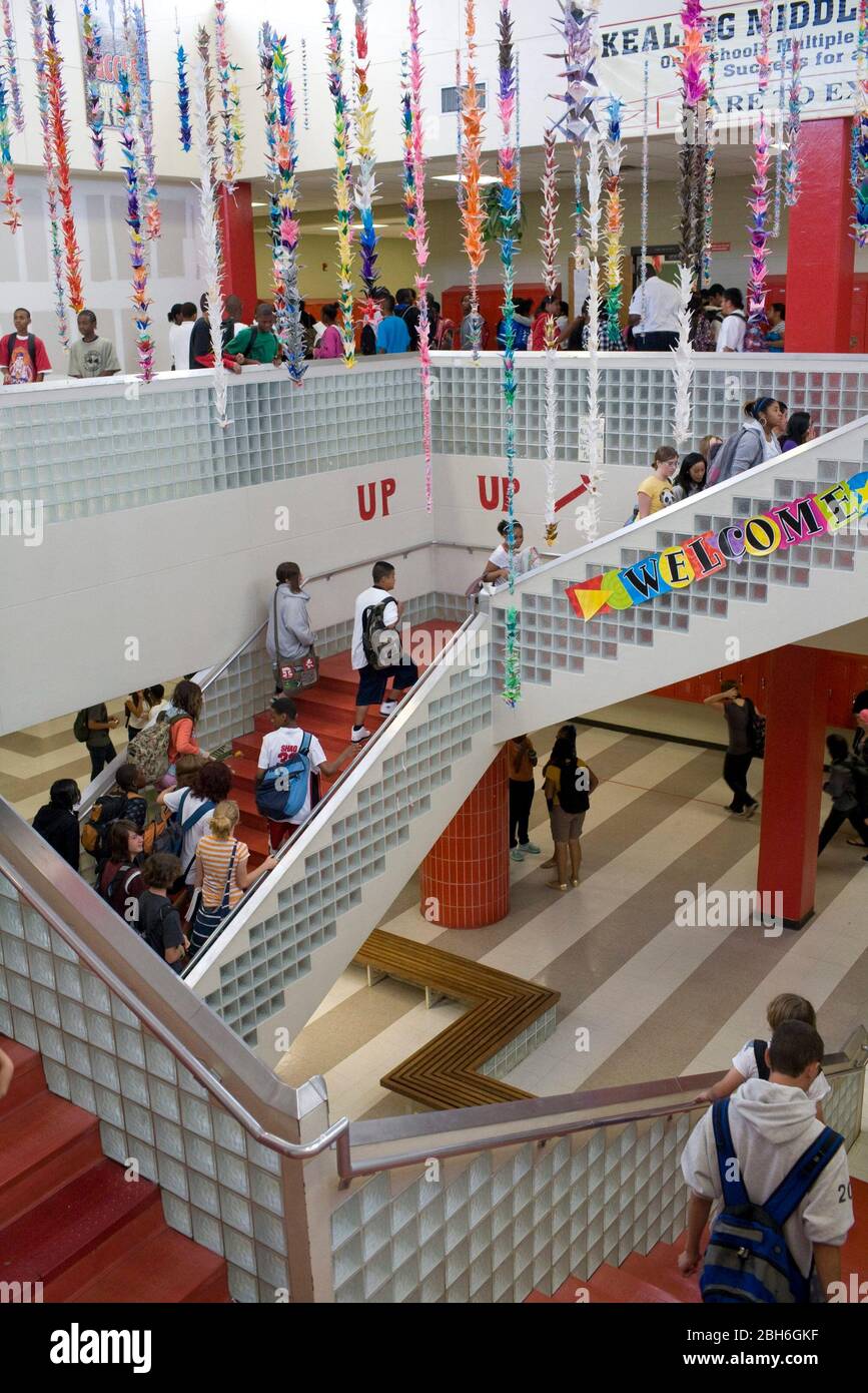 Crowded stairs school hi-res stock photography and images - Alamy