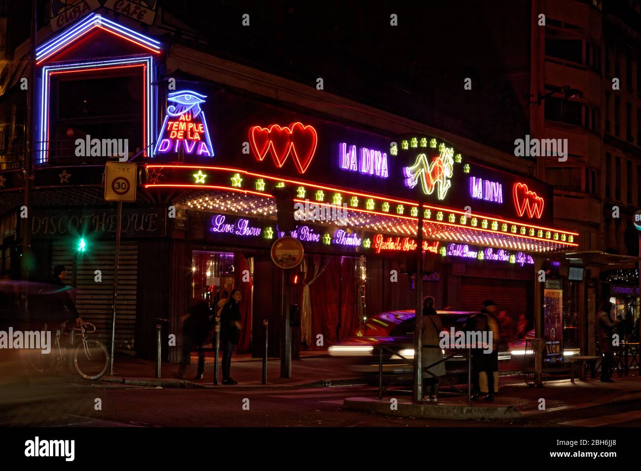 Yaqindan birinchi shaxs jinsiy aloqa ATV porno qizlar