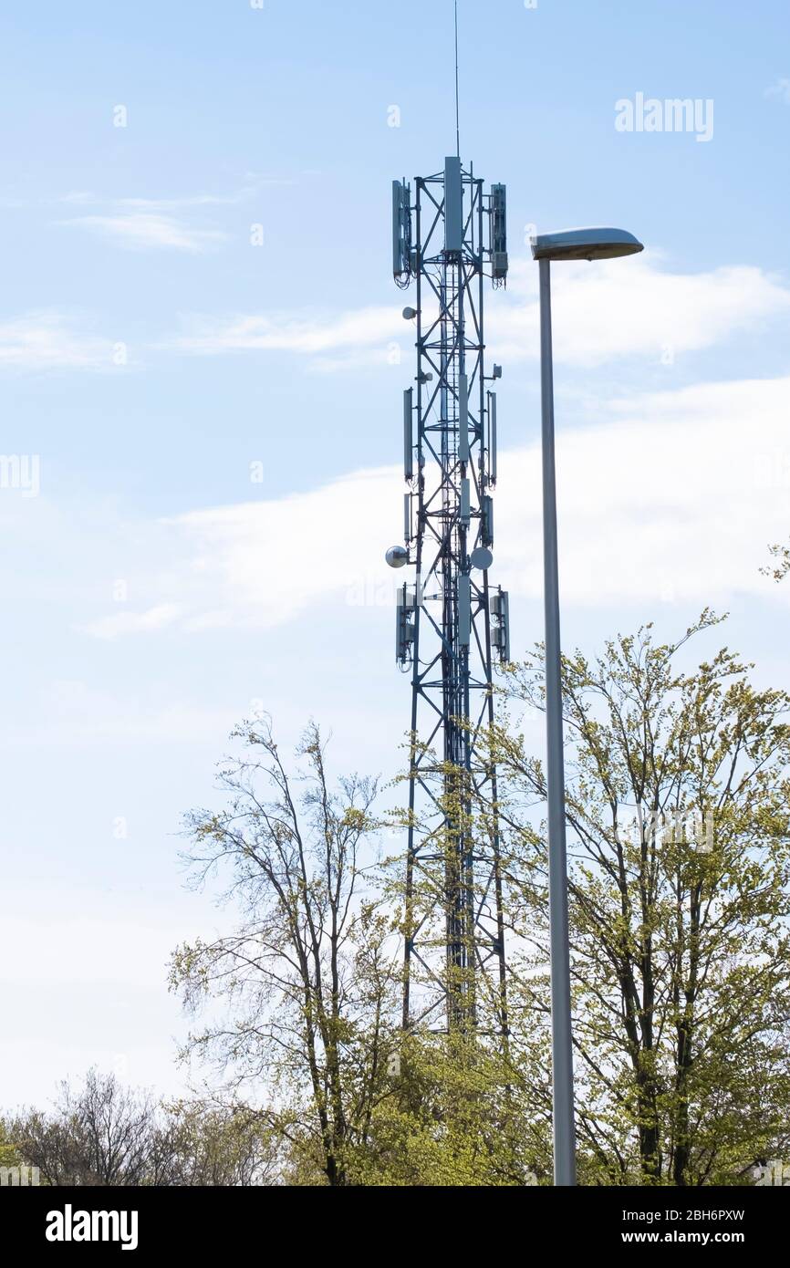 5G Network Connection Concept5G smart cellular network antenna base