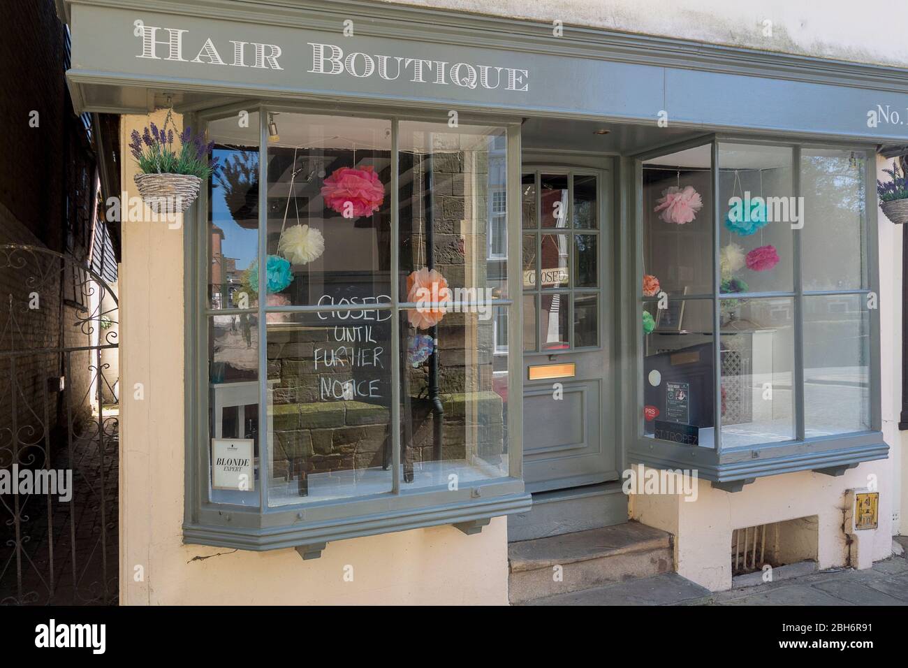Hair boutique salon closed due to corona virus hires stock photography