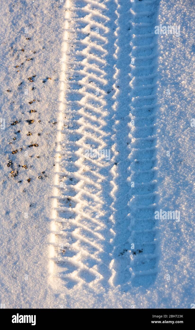 Car tire tracks hi-res stock photography and images - Alamy
