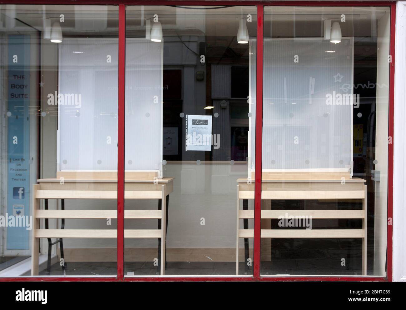 Empty shelves shop hires stock photography and images Alamy