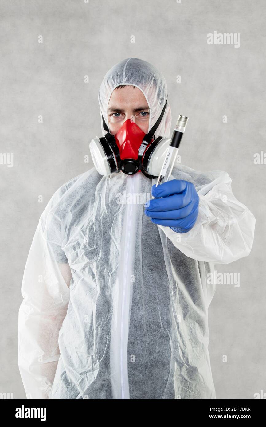 virologist ready for testing and vaccines Stock Photo - Alamy