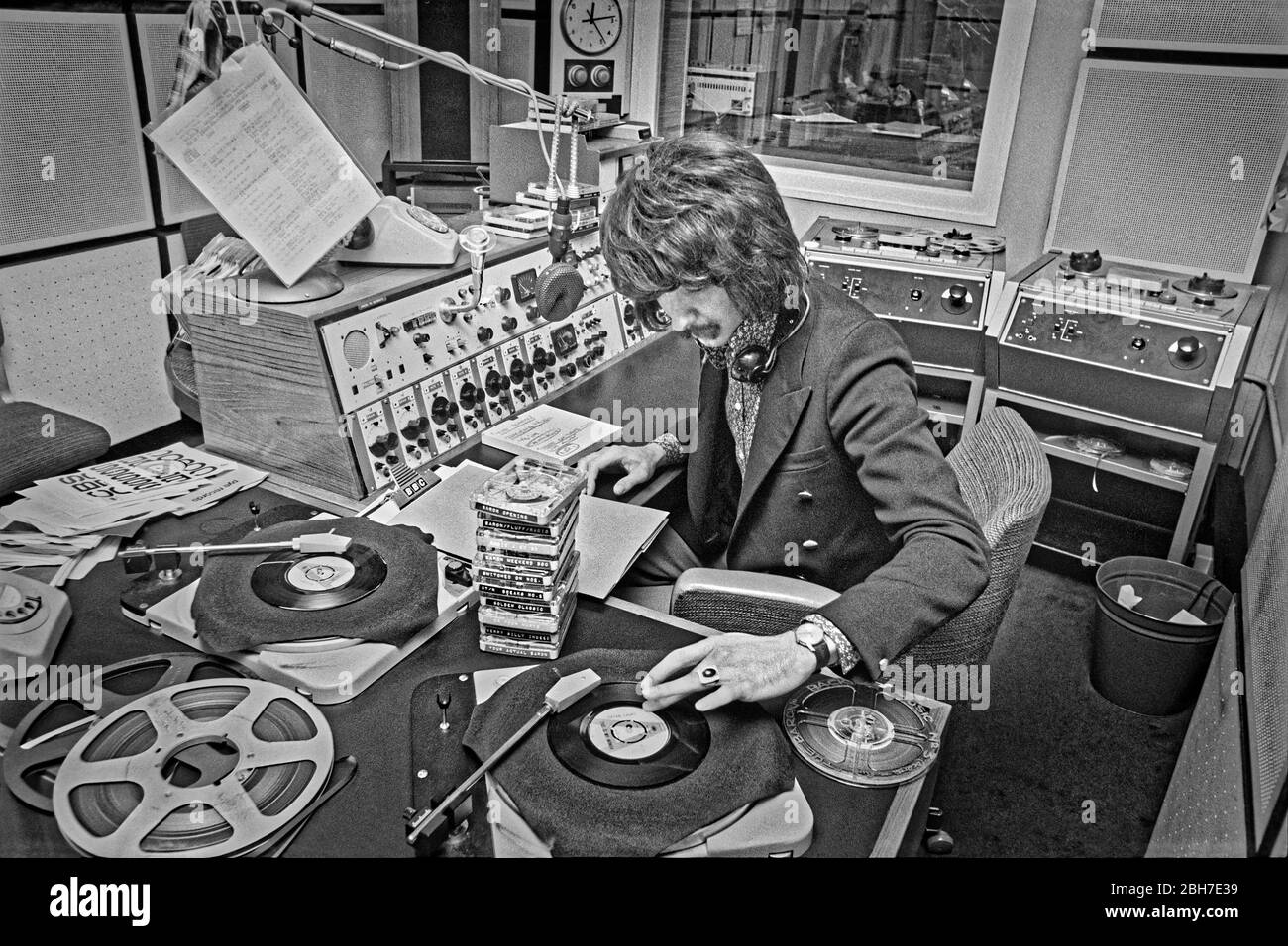 Radio luxembourg hi-res stock photography and images - Alamy