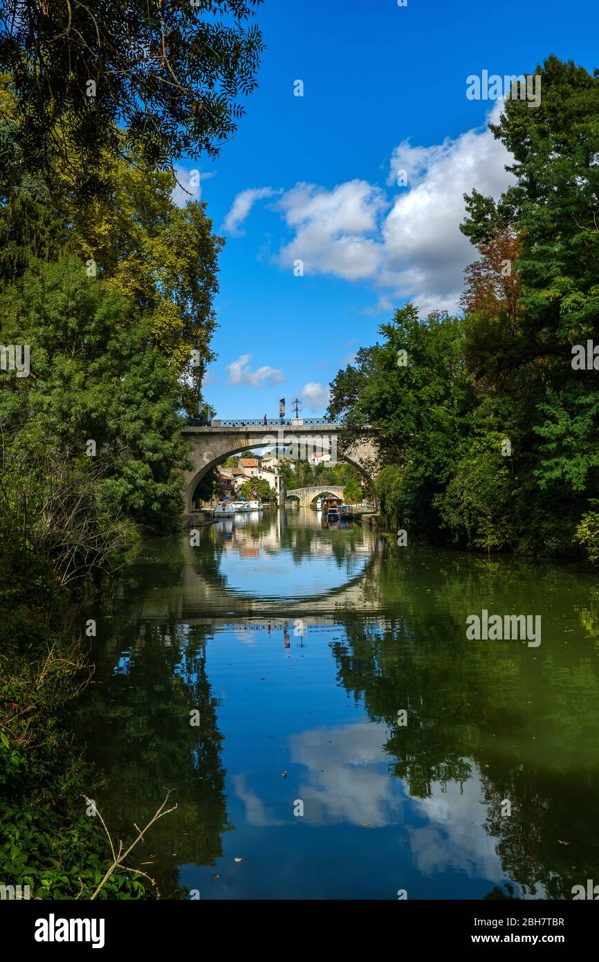 Pont Neuf River Baïse Nérac Nouuvelle Aquitaine France Stock Photo Pont Neuf River Baïse Nérac Nouuvelle Aquitaine France Stock Photo