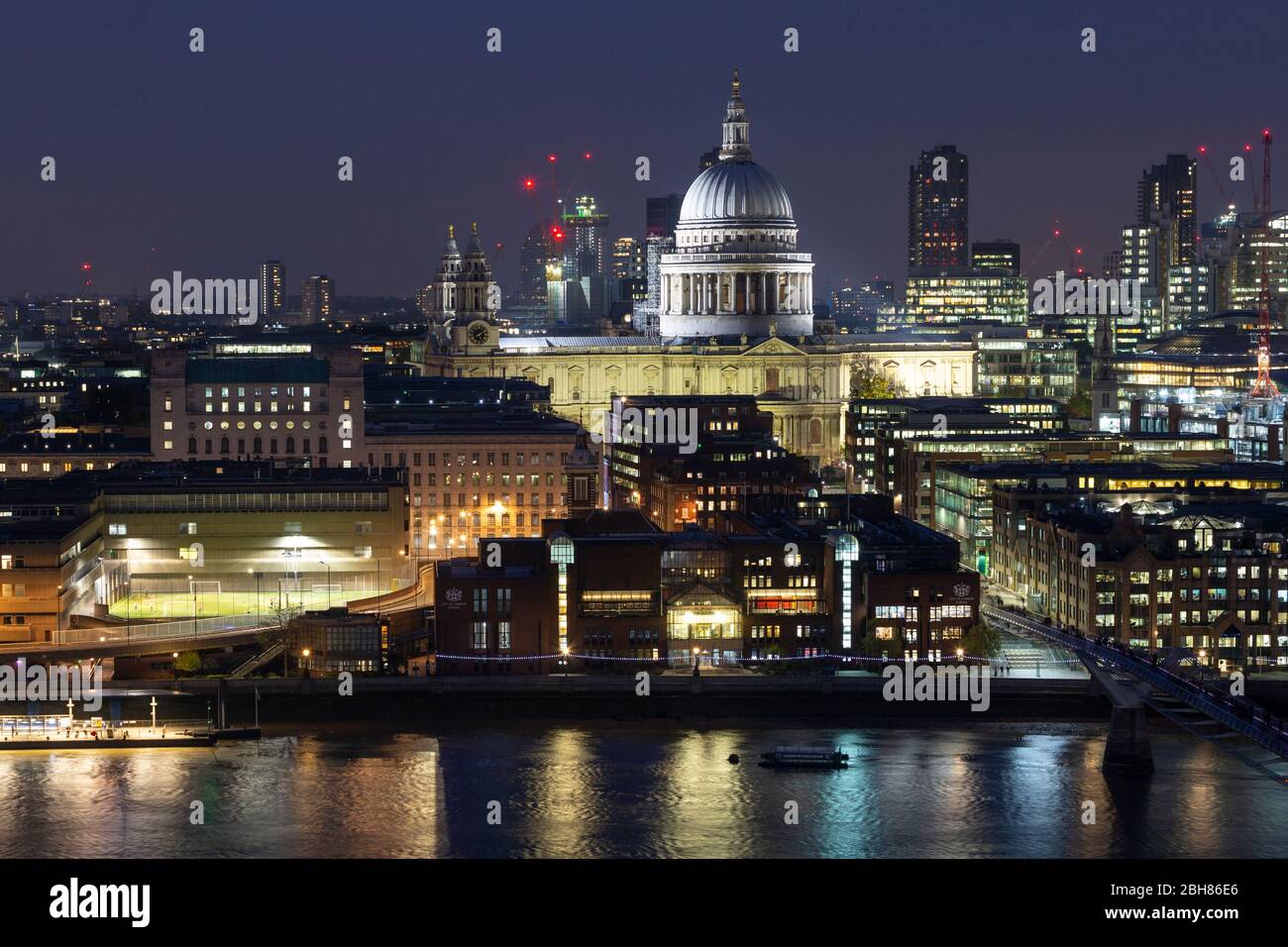 Cityscape view of St. Paul's Cathedral as seen from the viewing level of the Blavatnik Building, Tate Modern, London Stock Photo