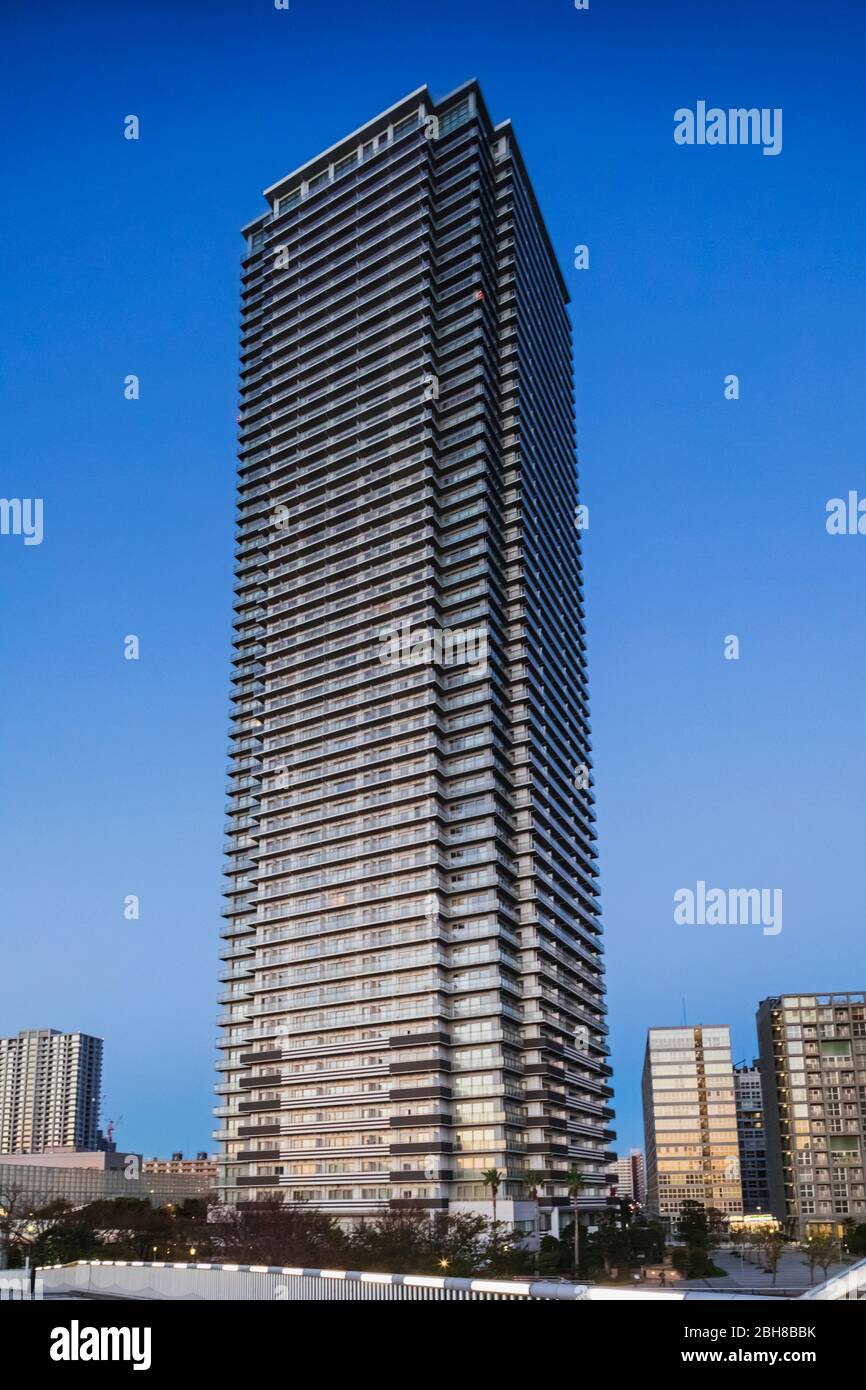 Japan, Honshu, Tokyo, Toyosu, Shinonome, W.Comfort Towers East Apartment Block Stock Photo