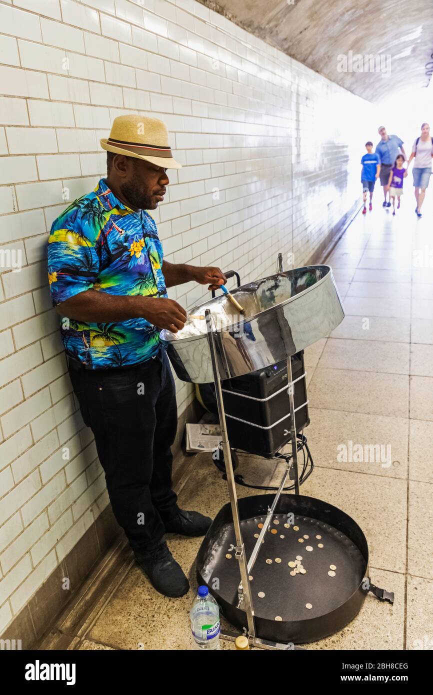 Steel drum hires stock photography and images Alamy