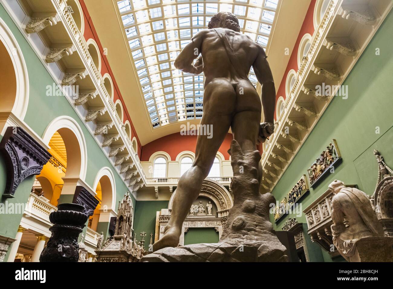 Victoria albert museum london statues hi-res stock photography and images -  Alamy