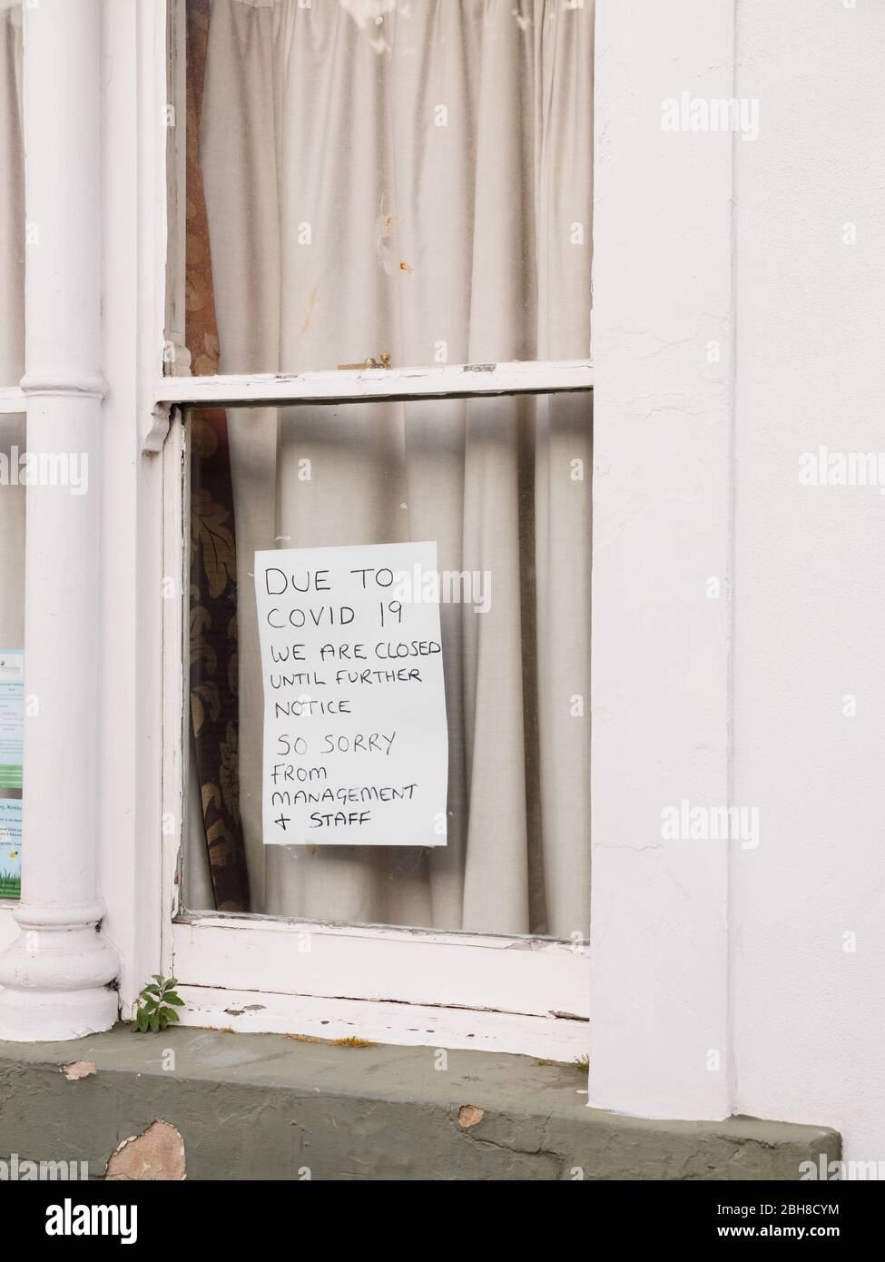 Handwritten Closed Sign Handwritten closed business sign hi-res stock photography and images ...