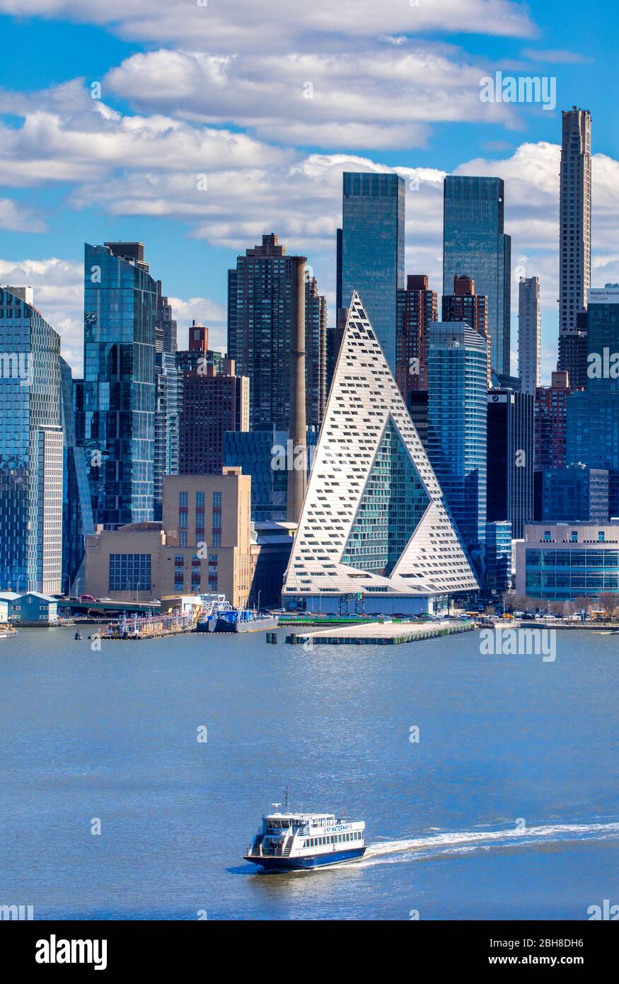 Midtown manhattan skyline hi-res stock photography and images - Alamy