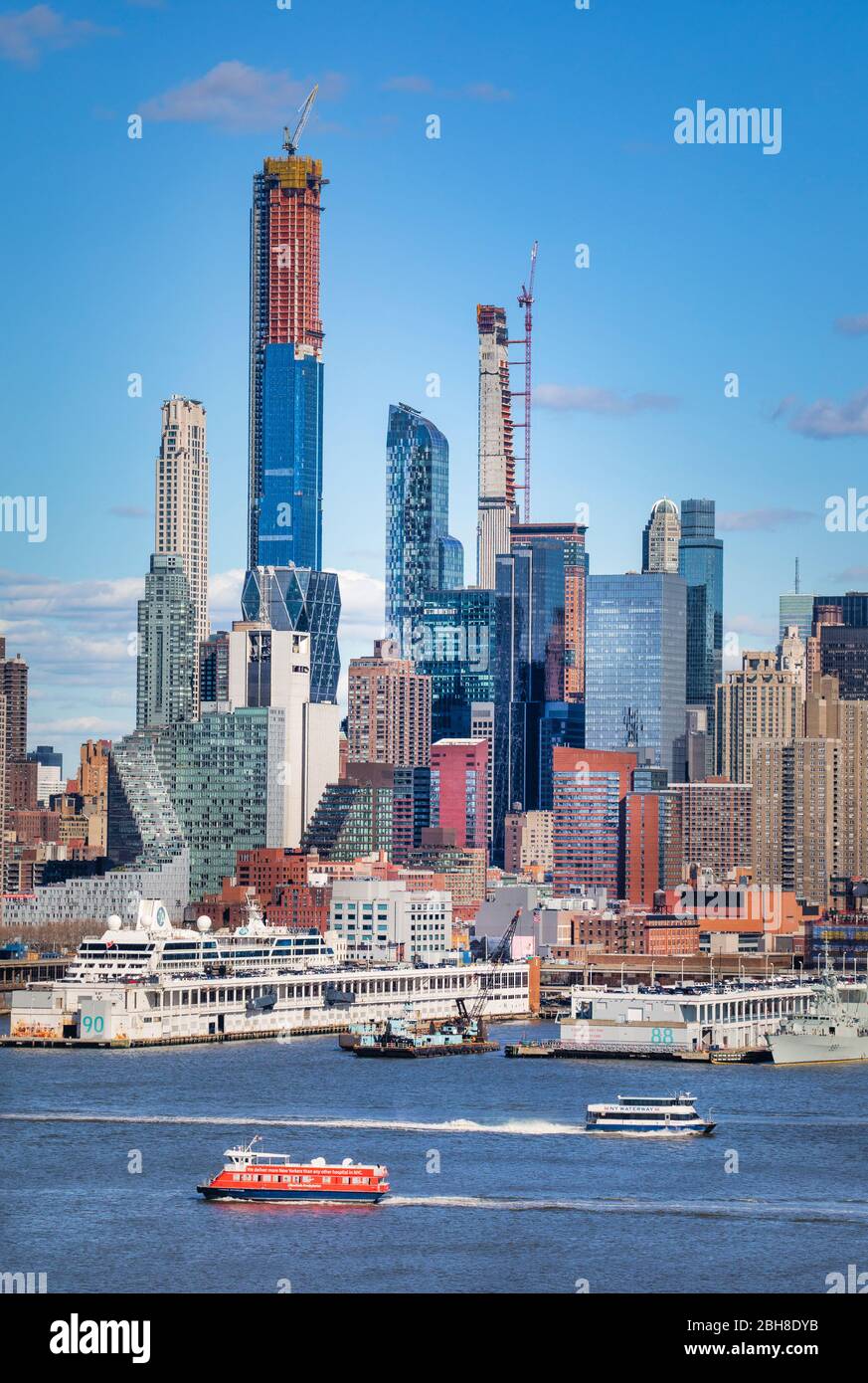 USA, New York City, Manhattan, Midtown Manhattan Skyline Stock Photo