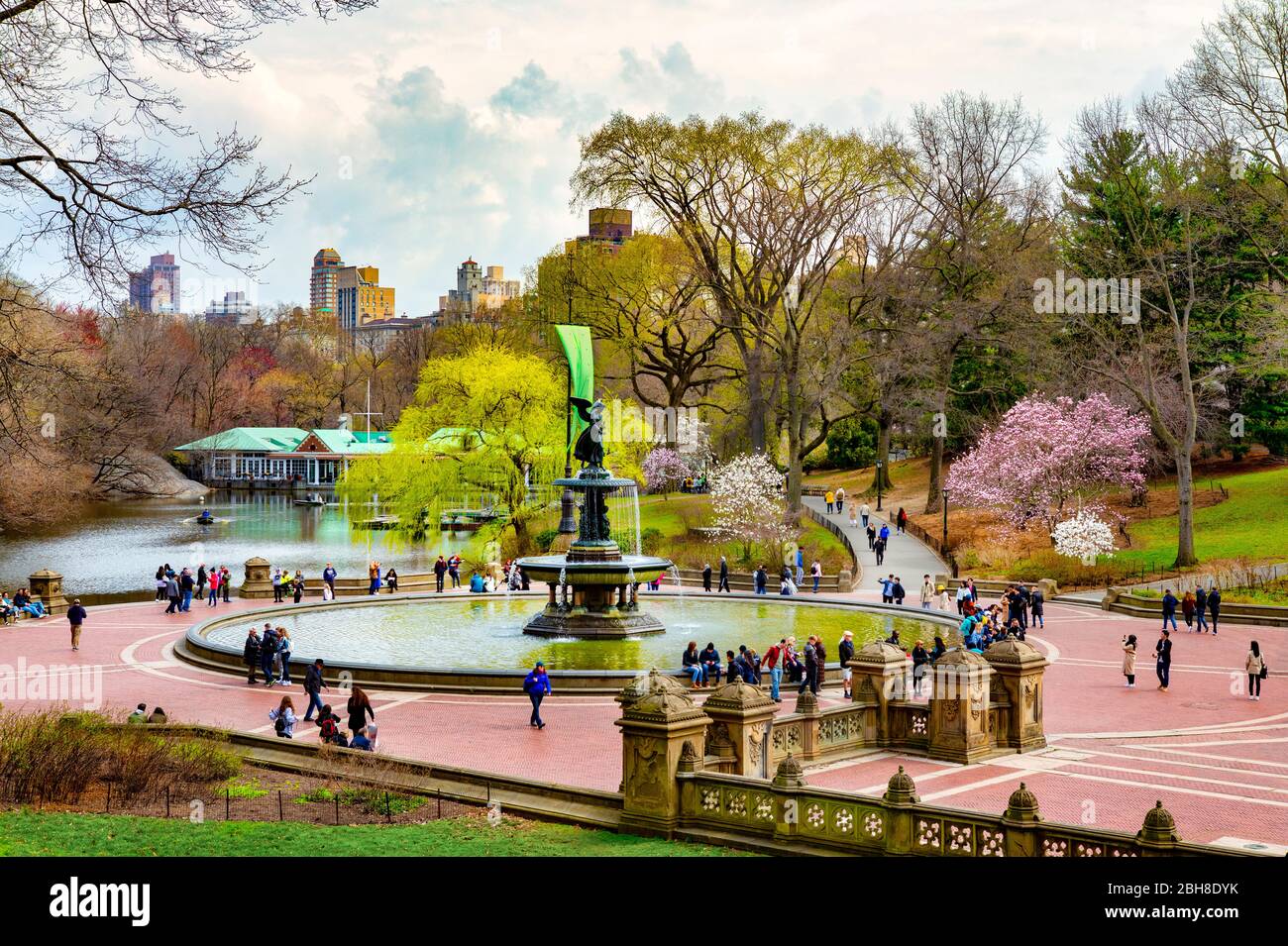 New york central park spring hi-res stock photography and images - Alamy