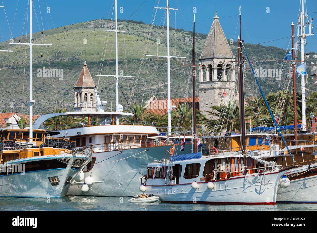Altstadt und Hafen von Trogir, UNESCO Weltkulturerbe, Dalmatien, Kroatien Stock Photo