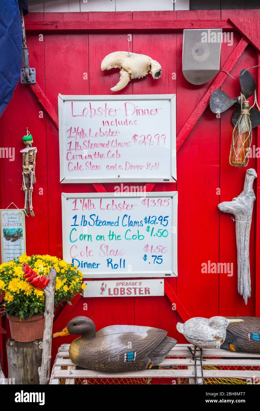 USA, Maine, Wiscasset, seafood restaurant menu Stock Photo Alamy