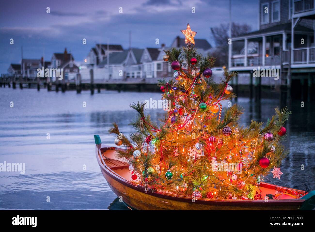 USA, New England, Massachusetts, Nantucket Island, Nantucket Town, small dory with Christmas tree Stock Photo