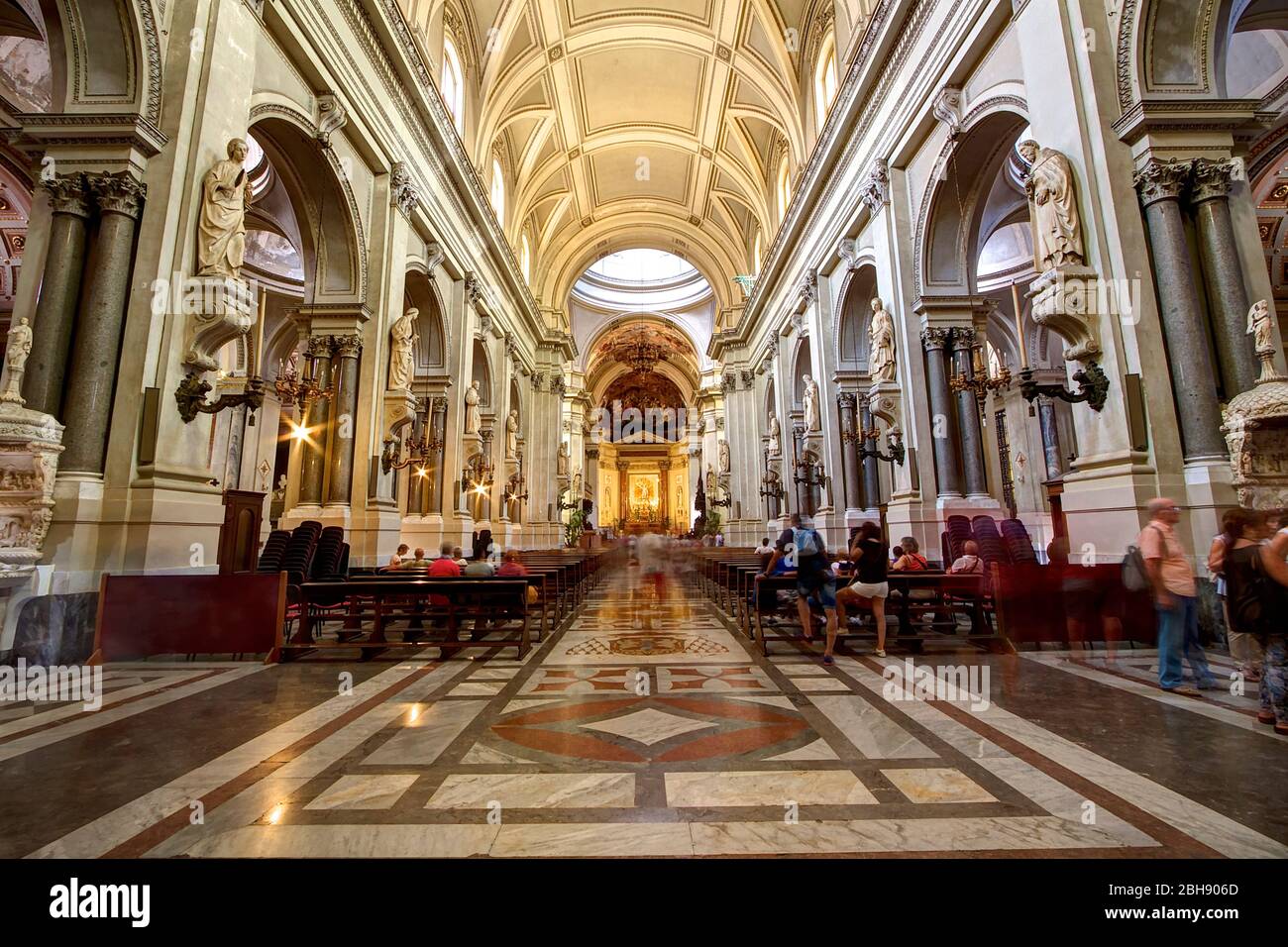 Palermo, Altstadt, Kathedrale Maria Santissima Assunta, Hauptschiff, Weitwinkel-Aufnahme, Langzeitbelichtung Stock Photo
